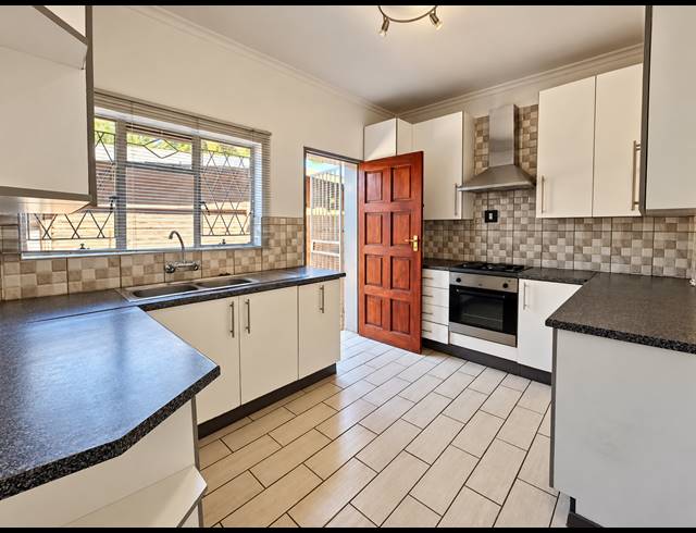 3 BEDROOM TOWNHOUSE FOR SALE IN THREE RIVERS PROPER